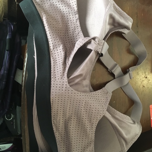 Victoria Secret sports bra - Picture 2 of 3